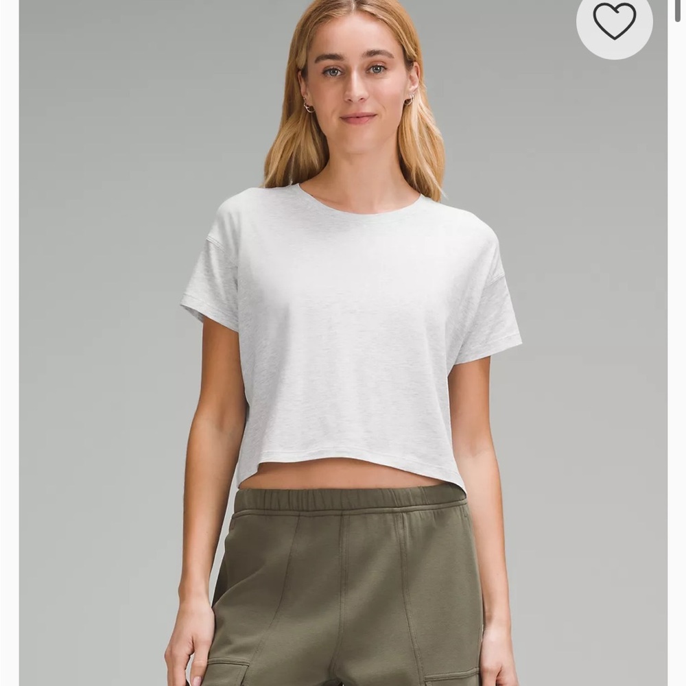 Lululemon cropped tee